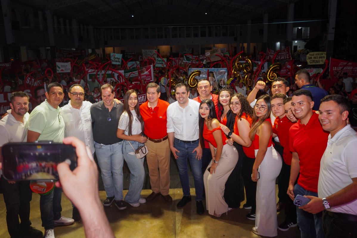 juancbocanegra's tweet photo. Muchísimas gracias a las más de 2.000 personas que ayer nos acompañaron en nuestra casa💪🏻💪🏻. Su presencia y su convicción nos confirman que sí es posible trabajar por una nueva forma de hacer política desde el respeto y el trabajo. Una política honesta y de principios. Transparente y para la gente❤️

Cúcuta y Norte de Santander son nuestra casa y estamos #EnMarcha para darles el lugar que se merecen💪🏻🟢🔴6️⃣