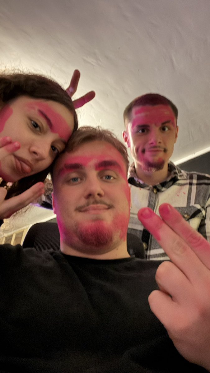 ERWAN_ROG's tweet photo. C’est une fin de stream c’était hilarant !! 
Des gage vraiiiment 😅

Je vous attends sur les prochains on se retrouve soir en stream à 20 h  
https://t.co/aFHSPwc60H
#twitch #divertissement #gage https://t.co/GkhmwaWl1j