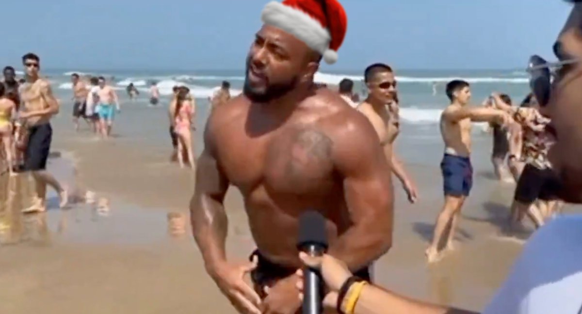 uncledoomer's tweet image. HOW ABOUT EIGHT INCHES

AND JOLLY