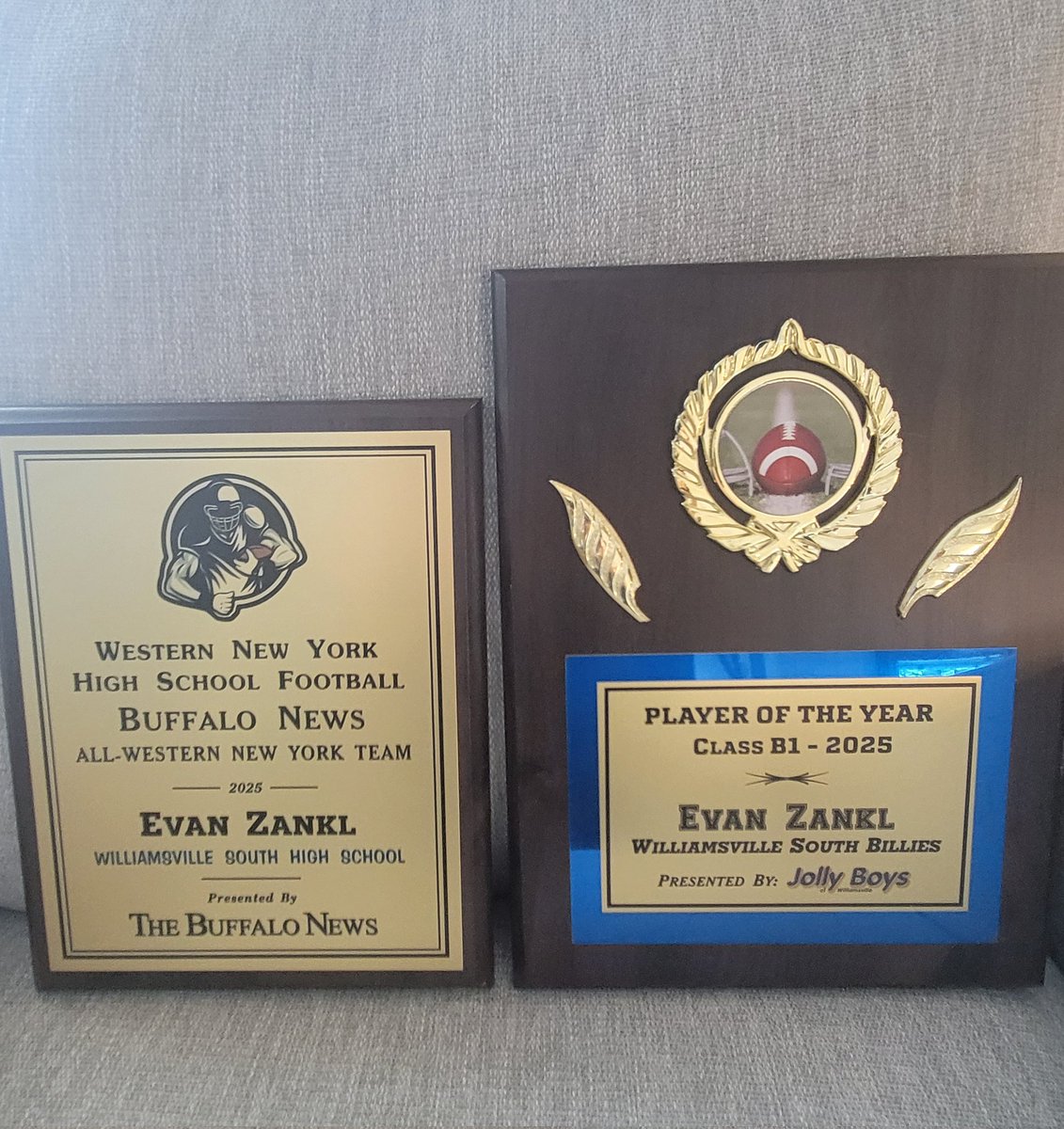 evanzankl15's tweet photo. Proud to announce I have been named Class B1 player of the year, along with being selected for first team All-WNY! Thank you to @WNYAthletics for hosting the amazing banquet. @JoeLicata16 @CoachMcCannERT @wny_football @WR_COACH_O @CoachCrandall https://t.co/IQxLp96NnX
