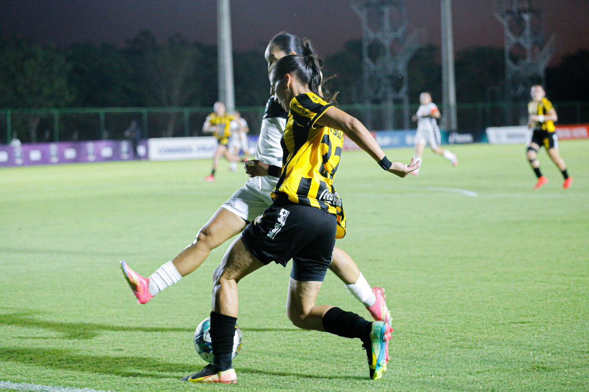 APFfutbolFEM's tweet photo. ⏱️ 60’

➡ @guaranifeme 0
➡ @ClubOlimpiaFeme 1

#CopaParaguayFEM 🇵🇾 2025 - Final #LaCopaDeTodas 🏆 https://t.co/5WnXjFN4ta