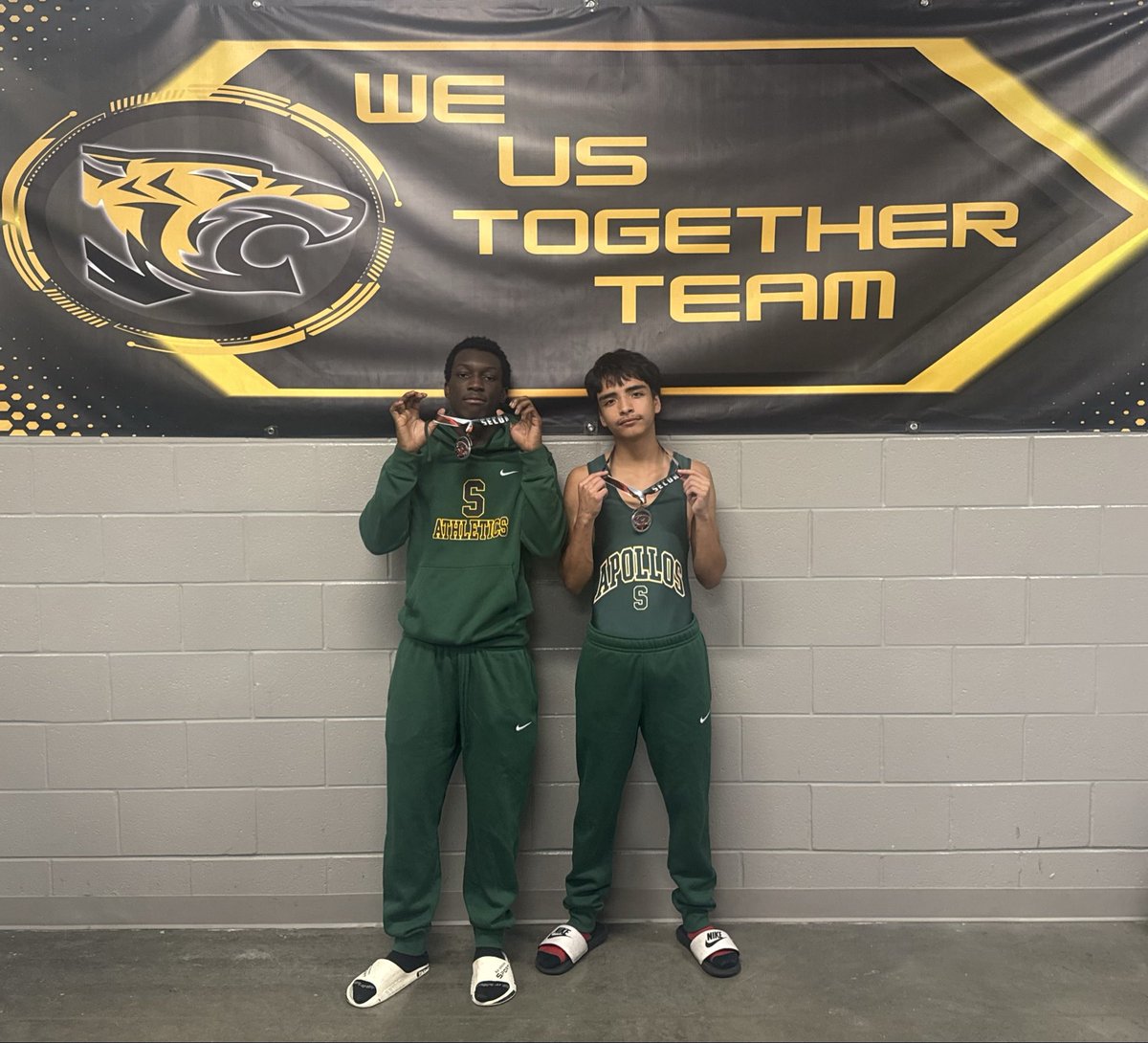 SharpstownWrest's tweet image. Extremely proud of both of these young men for representing @Sharpstown_HS &amp;amp; @HISDAthletics well by placing 2nd in their respective weight class at HMSTC High School’s annual Houston Round Robin. Sky is the limit for this team. 
Go Apollos! 🔰🏹
#HoustonRoundRobin