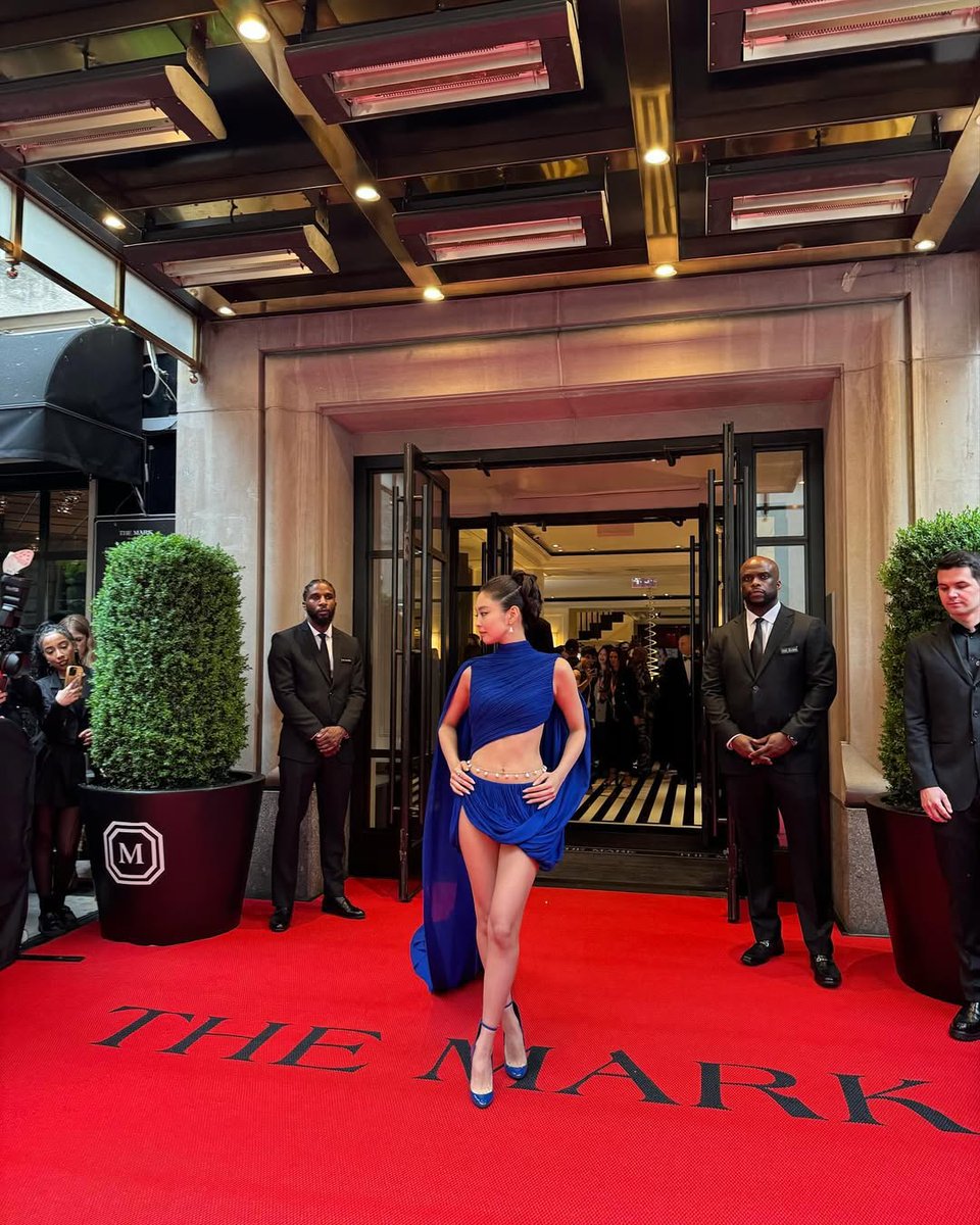 ⠀⠀

                        Blue and Cover 🪩
                    #𝒢αrotαdα𝒞αpα𝑬𝒗𝒆𝒏𝒕

⠀⠀