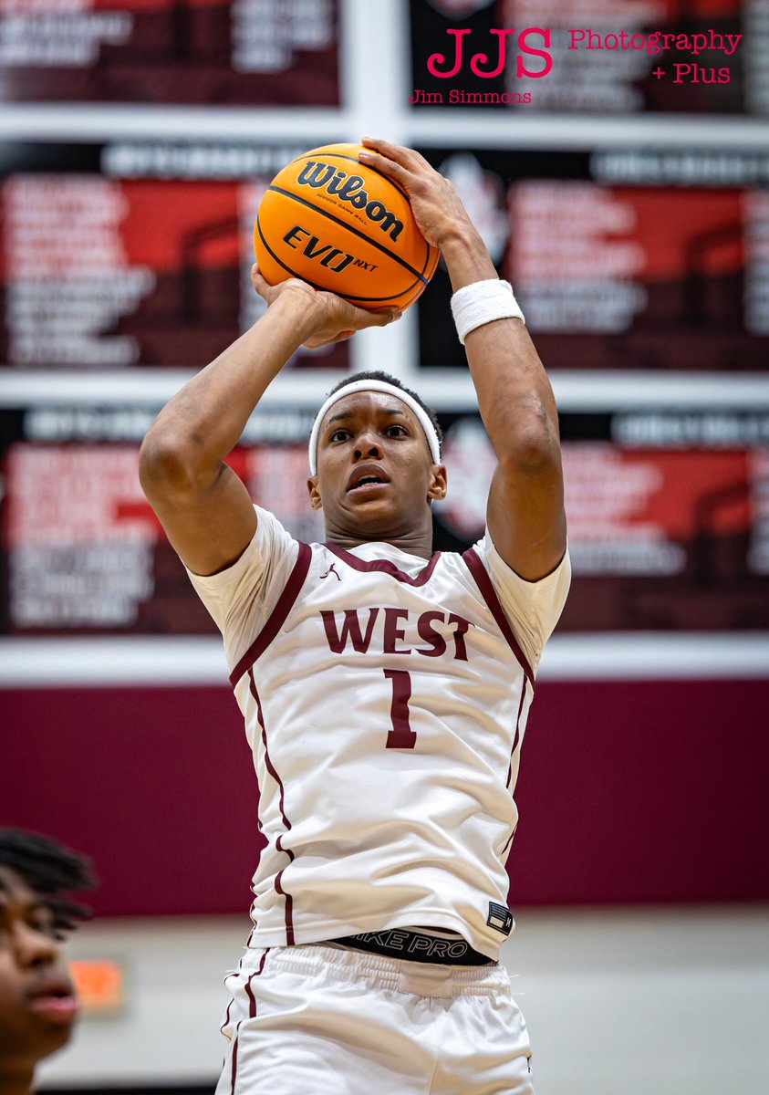 Simba426's tweet image. Maxpreps professional images from the @BTHSEastLancers game vs #BellevilleWest @East_Basketball @BEAthTrainer @CoachHarriso  @MaroonMadnezz @BWestAthletics @BellevilleWest1 @SwicAthletics @stlsportsphoto 
Images are available at: bit.ly/452bIkT
Please Retweet. Thanks!