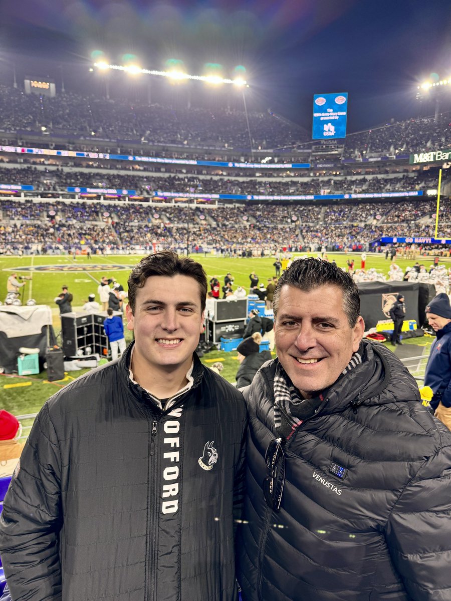 jon_fayard's tweet photo. @ArmyNavyGame is an amazing experience. College football at a different level. Blessed to see these young men serve our country. 🏈💪🏼🙏🏻@JtFayard https://t.co/lnVWULq2l7