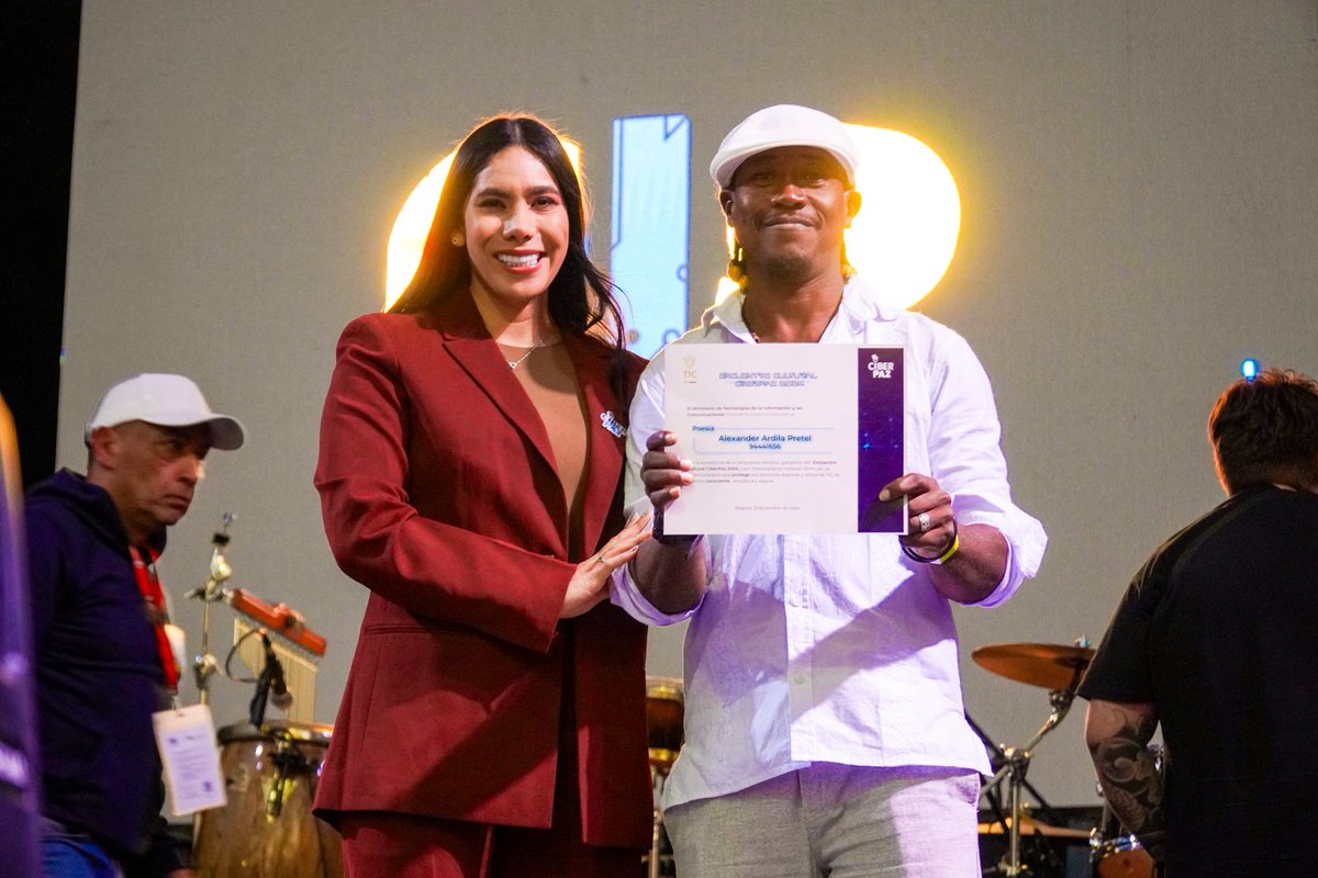 Carina Murcia Yela tweet media