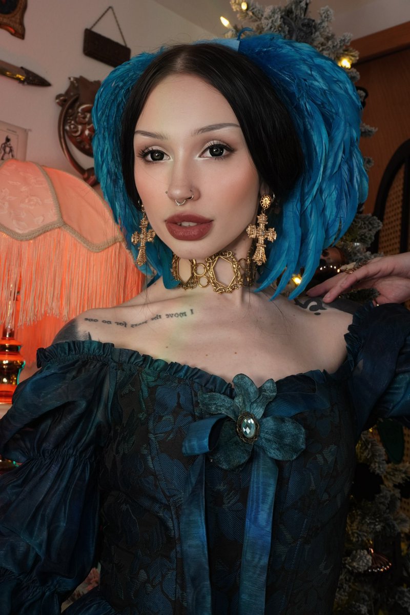 blairvira's tweet image. i didn’t expect my Elizabeth look to pop off here 🥲 here’s some more for yall