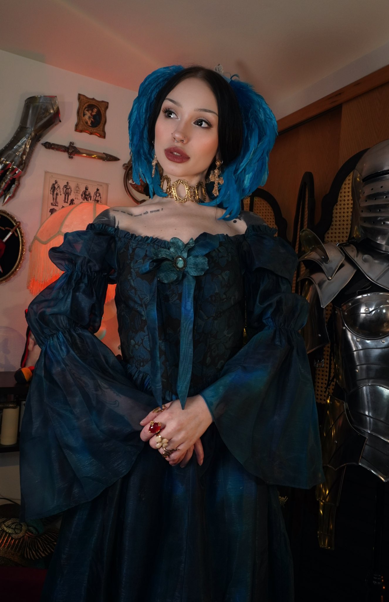 1 pic. i didn’t expect my Elizabeth look to pop off here 🥲 here’s some more for yall https://t.co/EparJEKlbA