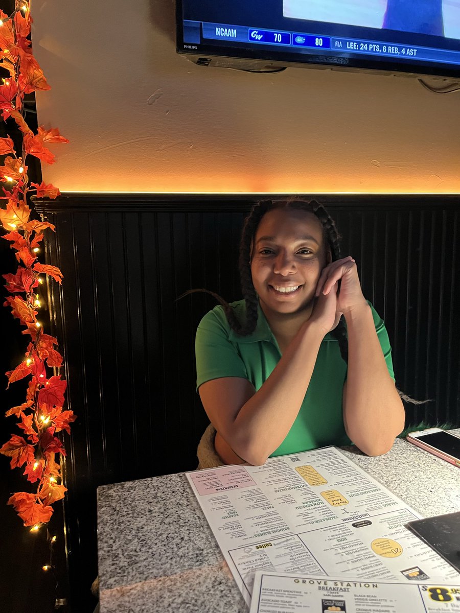 YRGLIB's tweet image. My beautiful little sister.