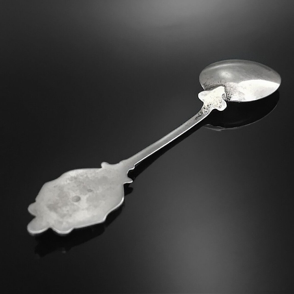 PapaJ_antique's tweet image. 800 Silver Enamel Souvenir Spoon (Spain) — Vintage 800 silver teaspoon with enameled “ESPAÑA” coat-of-arms crest. Hallmarked with gentle patina; ideal for coffee/demitasse or display. Great travel keepsake &amp;amp; collector gift. DM for details or tap link in bio to shop #VintageSilver