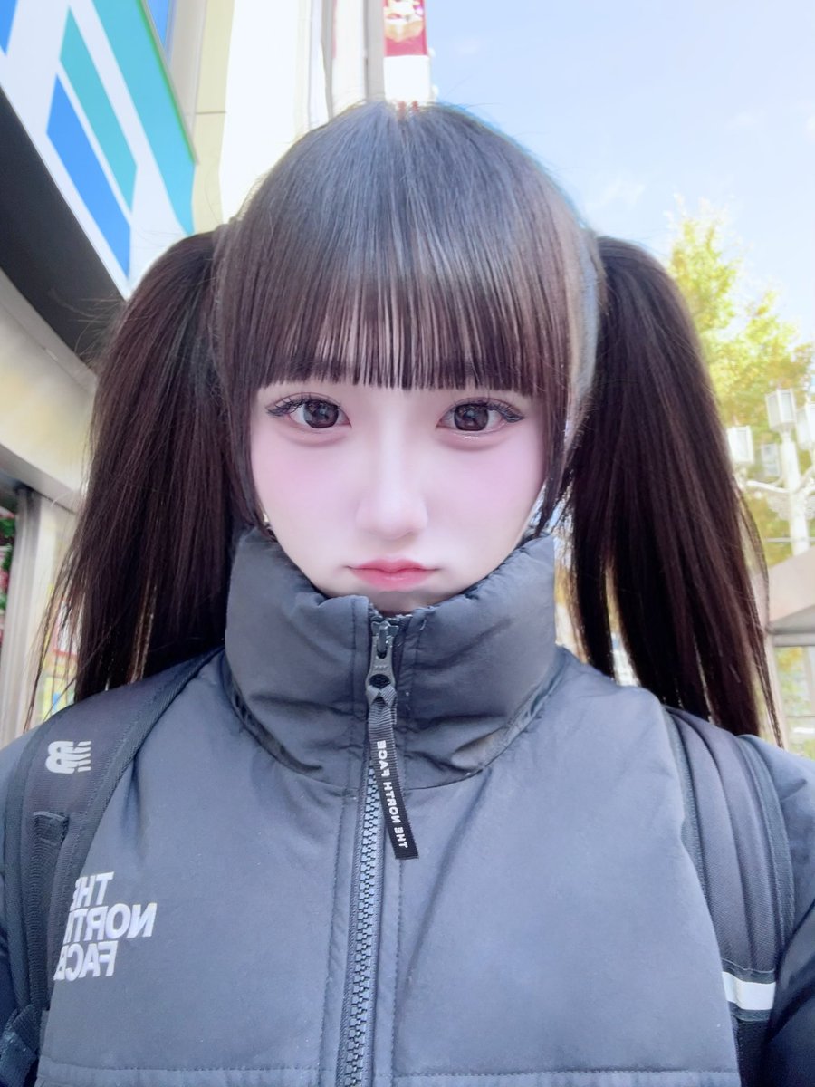 おはよう( _ _)zz 雨やだね*☂*̣̩⋆̩