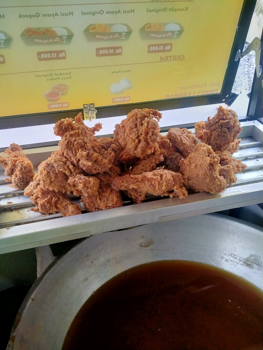 Bismillah..
Tor monitor ketua
Ayam krispi udah ready ketua.. 
Ada geprek, ada ori ketua
Jaminan halal ketua.. 
Ayam nasi Original 10K
Ayam nasi + Geprek 13K
Lokasi Baleendah
#LarisinUMKM