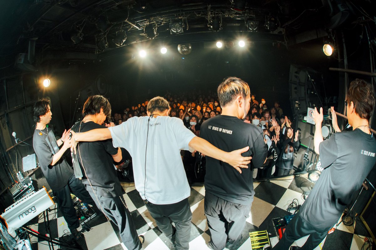 UZSPYAIR's tweet photo. Good morning🤙
改めて昨日はみんなありがとう！

二日酔いだけど、、
凄く充実感を感じる朝です！

またやりたいなー🎤🎸

昨日の写真を少しずつ!!!!
#UZ https://t.co/3gh3deIevS