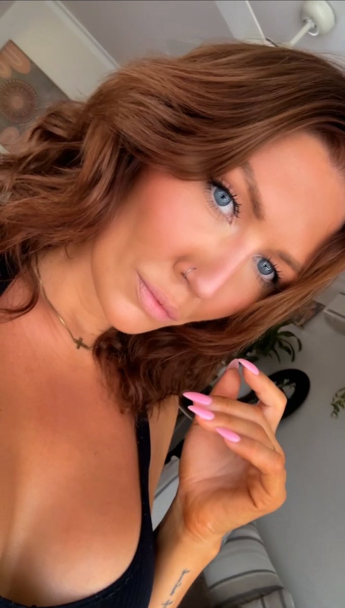 onlywilde's tweet image. Go on, send your money like a good boy while your wife’s drooling on her pillow 

Findom domme goddess sph