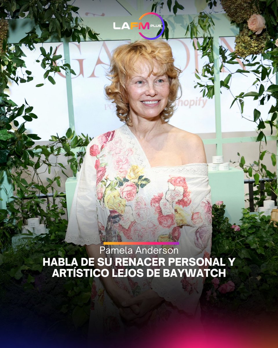 lafmplus's tweet image. Pamela Anderson asegura que vive un renacer personal y artístico. Lejos de Baywatch, hoy toma el control de su imagen y su carrera: “Esa chica está muerta. Rebelarse es atreverse a ser feliz”, afirmó en una reciente entrevista.

#PamelaAnderson #Baywatch