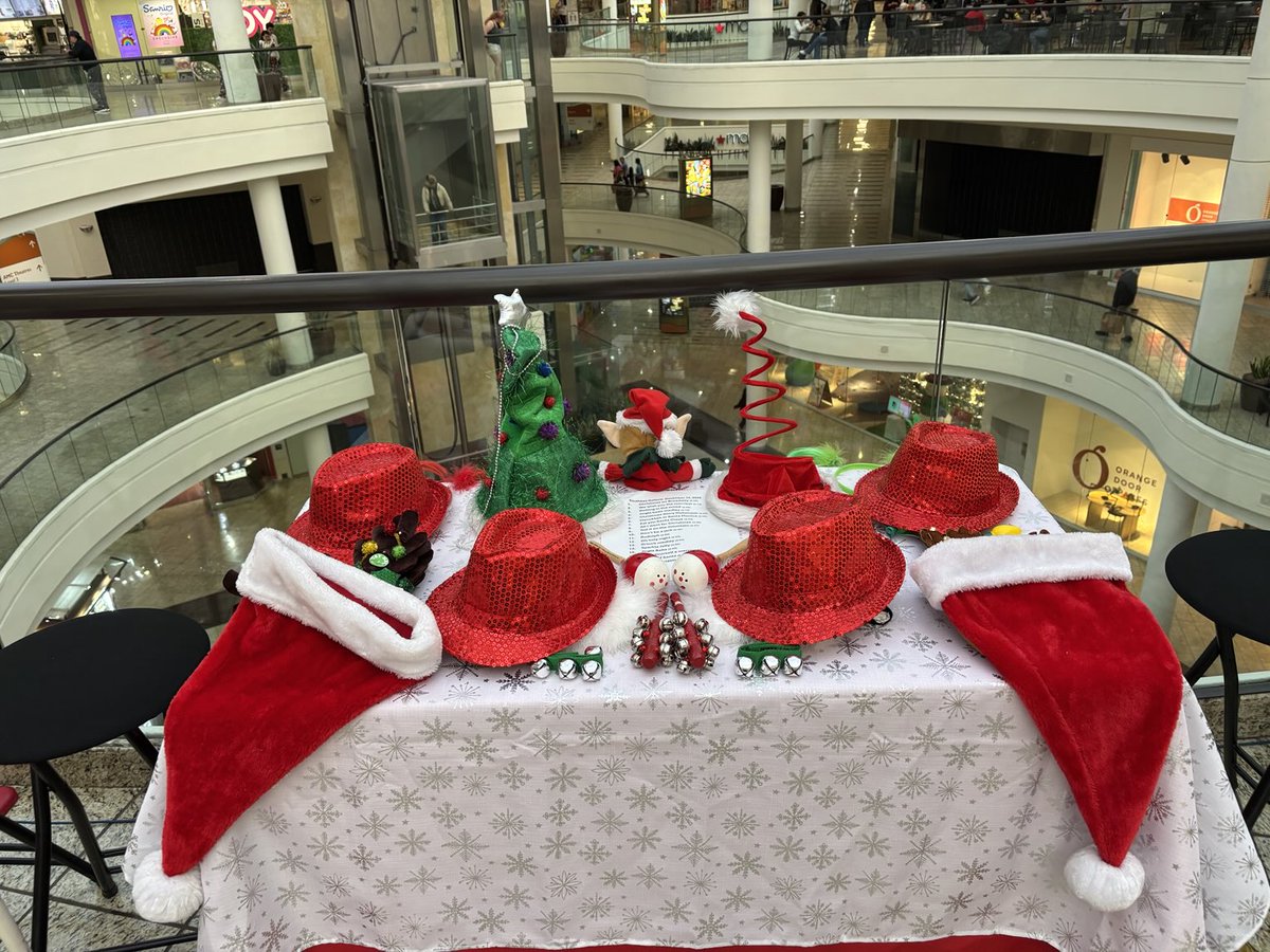 JustUs4singers's tweet photo. It’s beginning to look a lot like Christmas! https://t.co/nHfic1b3H5