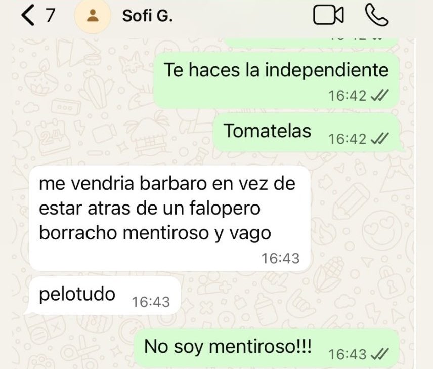 shanexrose's tweet image. Sofi Gonet tirandole 30 cosas por la cabeza y Homero desmintiendo que solo no es MENTIROSO JSJDKDDJ