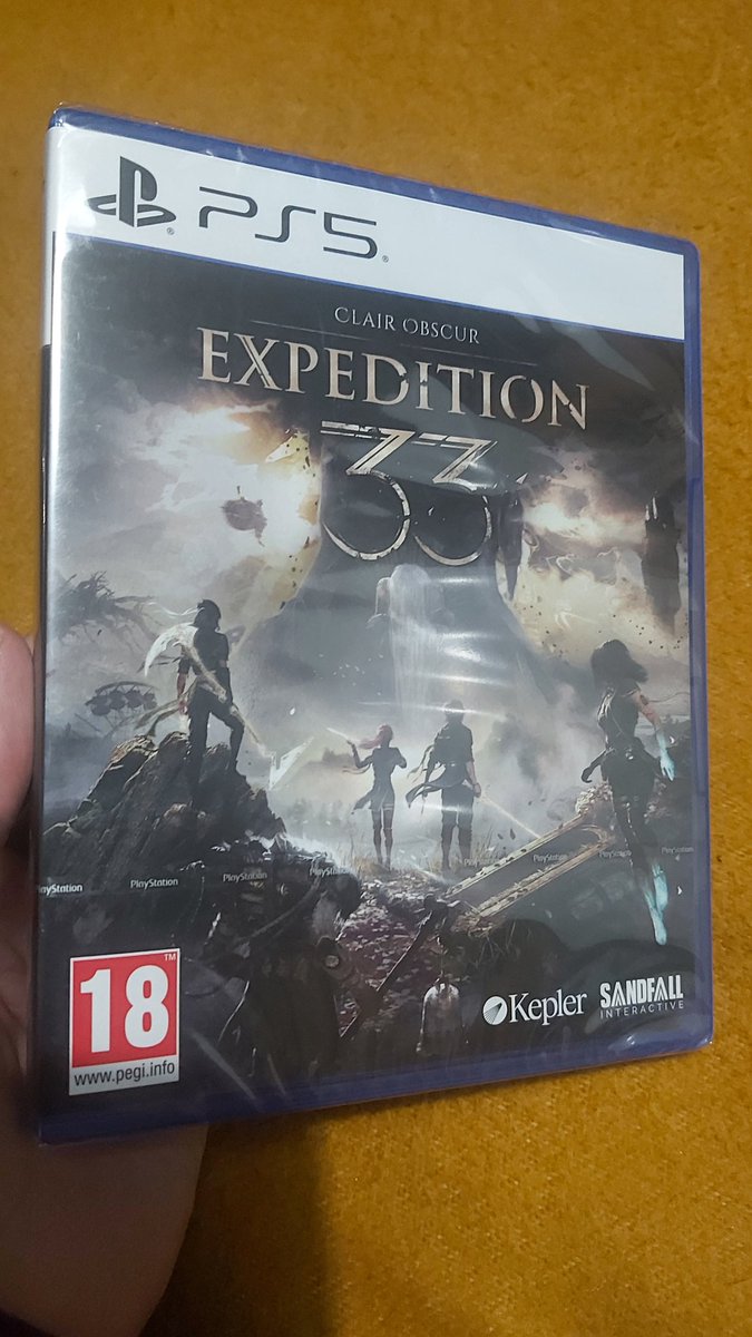 Vikto86's tweet photo. Pues esta tarde me pillé el GOTY en @VideojuegosGAME a buen precio https://t.co/rWNgJ7gyL1