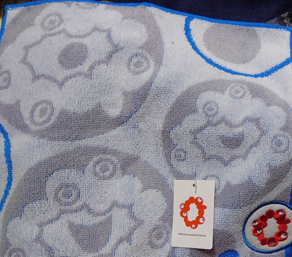 ミャクミャクのデザインの優れているところ 同じタオルハンカチの裏表