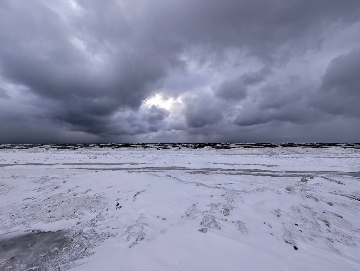 CornersParadise's tweet photo. 13 December 2025 #waaagabeach #nosunset #stormysky #winterbeforewinter @jimsut10 https://t.co/ga6px2z1To