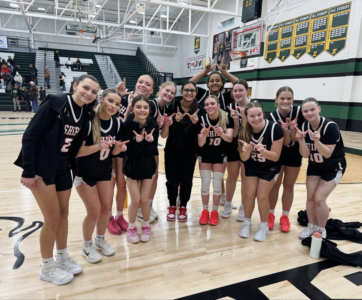 Manitowoc Girls Basketball tweet media