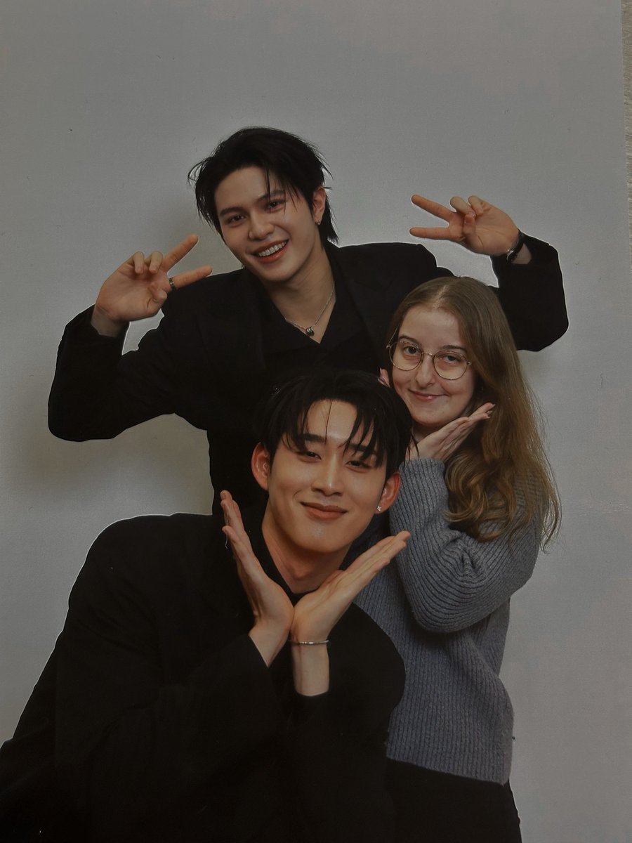 willestkn's tweet image. — thank you william &amp;amp; est, for allowing me to support such warmhearted people like you, i will truly never forget this day that became a new memory and i will always support you both for as long as i can !! 🦈🎸

#WilliamEst1stFMinRome
#williamest #วิลเลี่ยมเอส