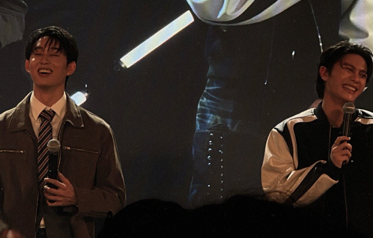 willestkn's tweet image. — thank you william &amp;amp; est, for allowing me to support such warmhearted people like you, i will truly never forget this day that became a new memory and i will always support you both for as long as i can !! 🦈🎸

#WilliamEst1stFMinRome
#williamest #วิลเลี่ยมเอส