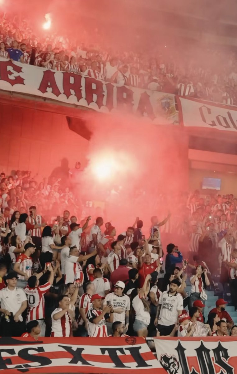 No fue solo fútbol.
Fue una ciudad creyendo junta.

Mañana en #DesdeElAlma:
Barranquilla, Navidad, Junior y el gozo que nos sostiene.