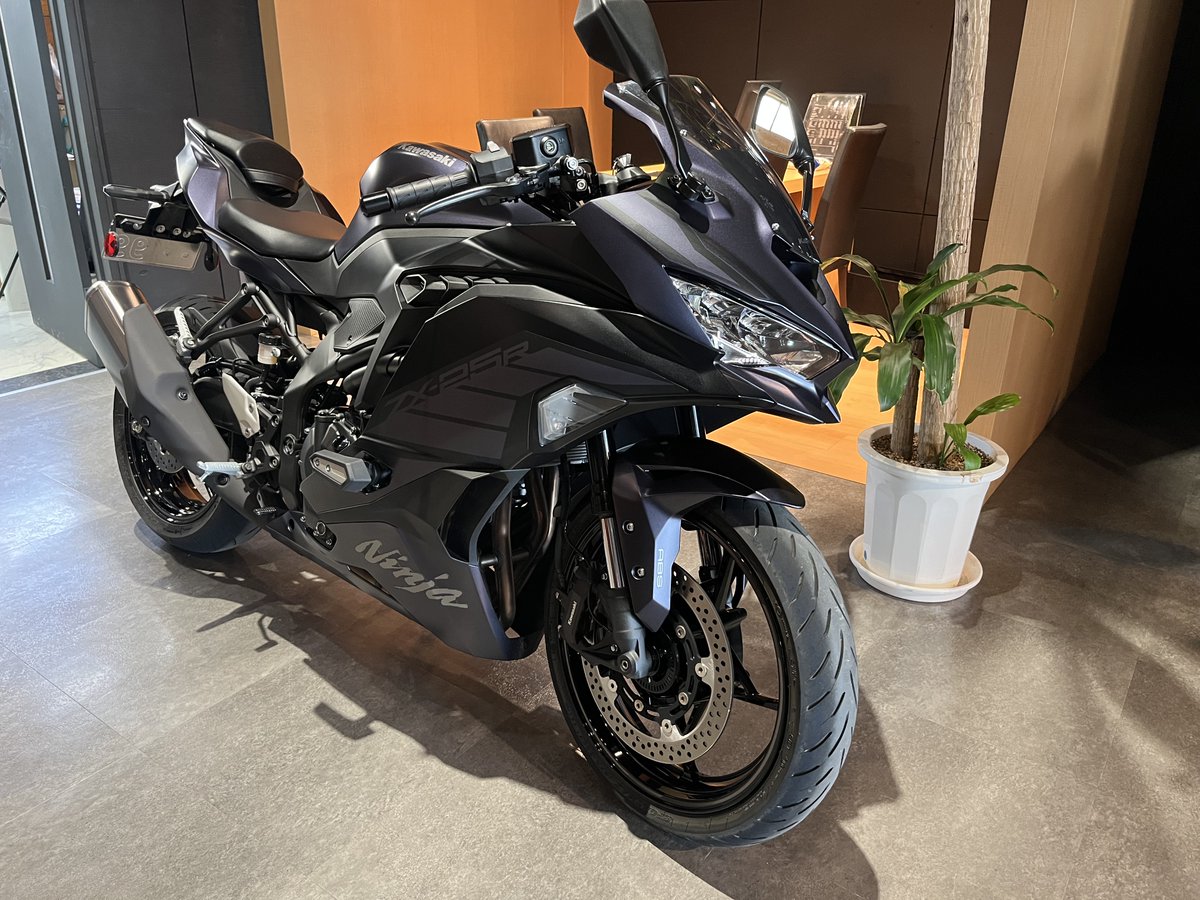 25日発送 19-21時着 でんでꕤ.·*.さん専用 中古車情報】 Ninja ZX-25R 入庫致しました！ 当店にてレンタルバイク