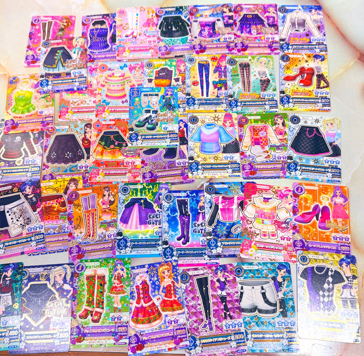 アイカツ アイカツカード などが入荷してます。 各100円⭕️ #アイカツ