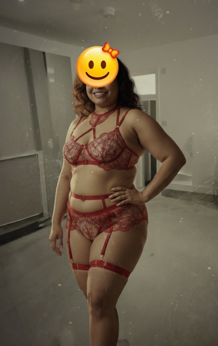 Indian Cuck Couple 🇮🇳 🇬🇧 tweet media