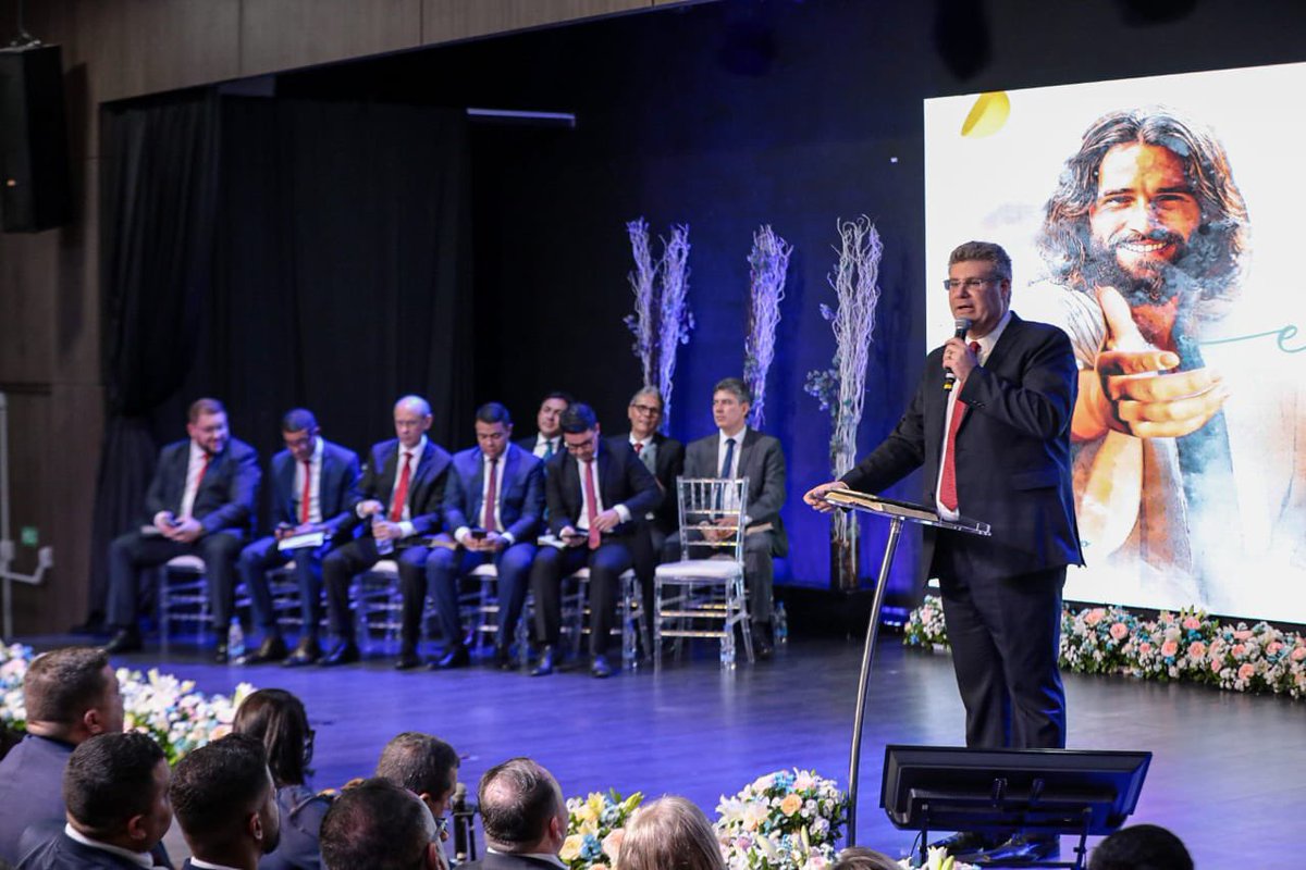 A cerimônia marca a ordenação pastoral de Deivis Oliveira, Eduardo Calci e Luiz Fernando, reconhecidos para o exercício pleno do ministério, e a jubilação do pastor Nelson Domingos, que encerra seu ciclo de ministério ativo após anos de serviço e dedicação.