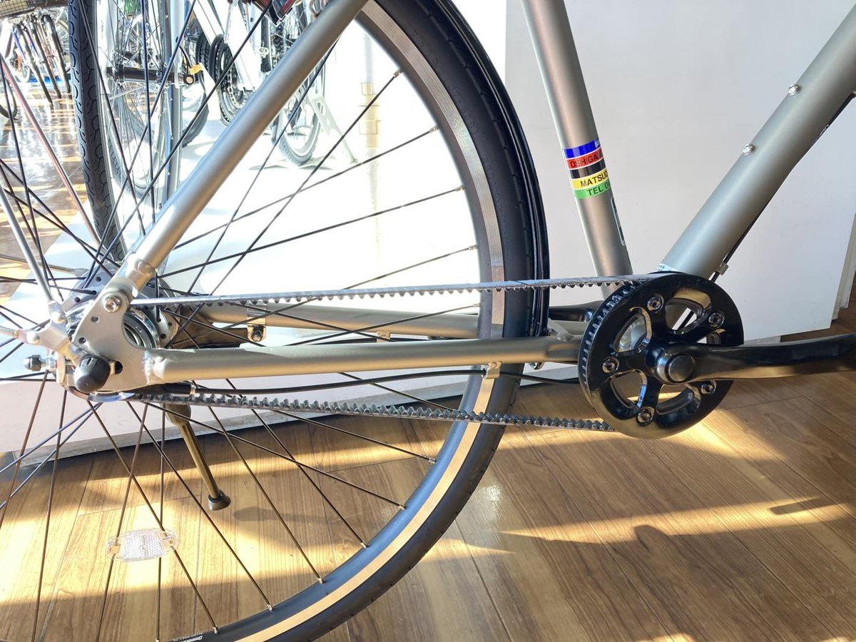 bicycleoshigamo's tweet image. ☑チェーンの様にサビないベルトドライブ
☑ズボンの裾も汚れない
☑内装変速で外側に変速機がないので故障リスクが少ない
☑軽いアルミニウムフレーム
☑暗くなったら自動点灯&amp;amp;赤色LED点滅
通勤・通学にお勧めのスポーツ自転車！
画像カラー他、ブラックも入荷しております。
#BS
#アルベルトスポーツ