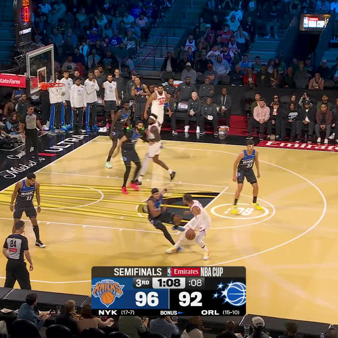 HAVE MERCY JALEN BRUNSONNN 😳
37 PTS | 5 AST