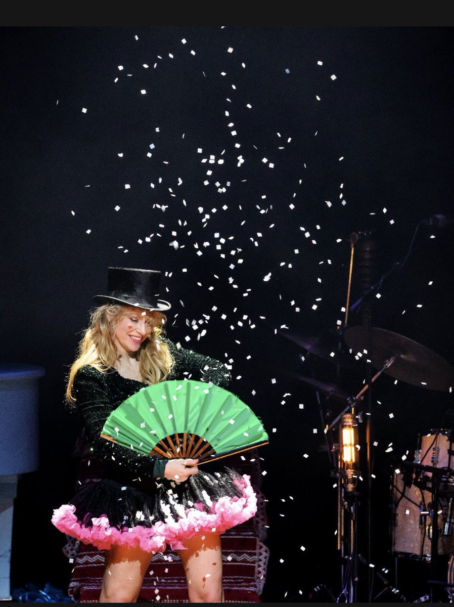 tendamme's tweet photo. HETE KERST ON TOUR . Nog tm 30 dec ! 🎄🎄🎄🎄🎄 https://t.co/DfruMt625R