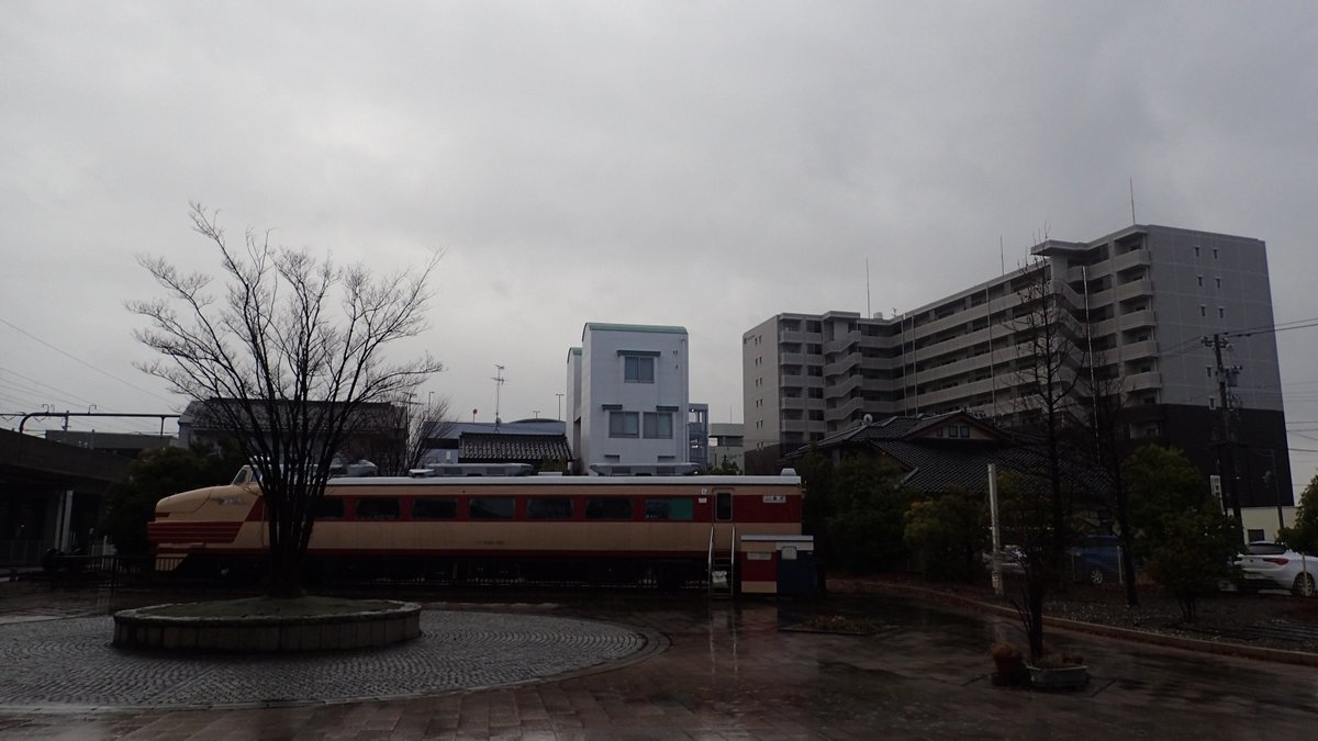 akira_science's tweet photo. みなさまおはようございます。今朝の北陸の天気は☔気温ただいま9℃。夕方からは⛄も混じるようです😓
北陸らしい天気☔⚡です。各地🗾荒れた天気のところもありようです。お出かけのみなさん、気象情報をご確認の上お気をつけて👋
どちらさまも素敵✨な日曜日を😊
本日もよろしくお願いいたします😊 https://t.co/OgmGgZkT48