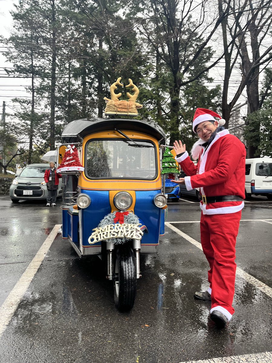 idea_katachi's tweet photo. 本日の旧車祭でのトゥクトゥク運行は

第三会場「谷保天満宮」
↓↑
第一会場「東京JAみどり駐車場」

間の往復運行と変更になっております！

9:30〜13:45まで、どなたでもご乗車いただけます！

宜しくお願い致します！ https://t.co/TRmlIgb7QW