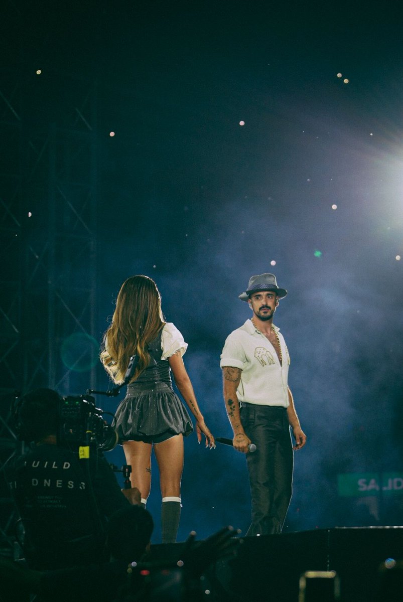AbelPintos's tweet photo. Gracias @MariaBecerra22  por invitarme ayer a cantar. Diste un concierto increíble. Full amor y admiración https://t.co/HE1kuEK9lC
