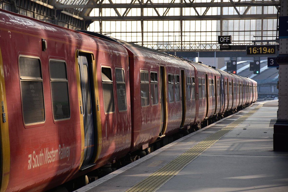 wandererphotos's tweet image. One week to go until we say farewell to a workhorse of South West London since 1983. The train that got me interested in railways, the train that my mum commuted to/from work and much more. It's going to be a sad day to travel on my last #class455

@BLSFixtures
@SW_Help