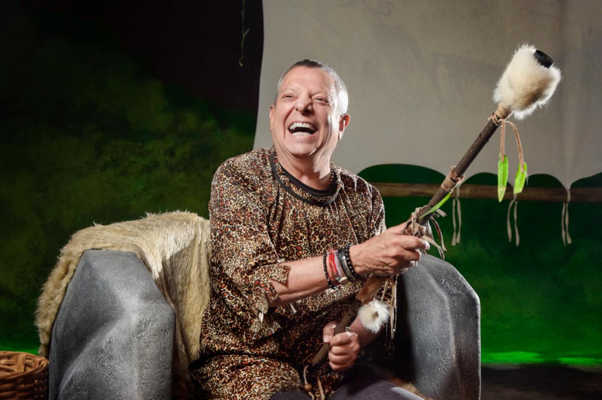 Este lunes en #DefendiendoAlCavernícola vamos a decifrar los mitos y realidades de las relaciones de pareja mientras te vuelves loco de risa y… te identificas.

📍 Nuevo Teatro Libanés
📆 Lunes 15 de diciembre
⏰ Función a las 8:00 p.m.
🎟️ bit.ly/DefendiendoAlC…