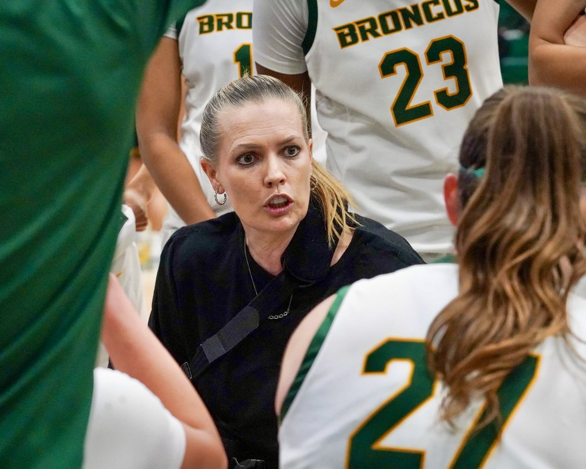 cppbroncos's tweet image. Nationally-ranked win!

No. 19 @cppwbb defeated No. 17 Central Washington 70-67 on Saturday afternoon, improving to 7-1 on the season. Jeanette Fine led the scoring with 16 points, while Brielle Minor added 15 and Hunter Hudson had 13.

#WeAreCPP