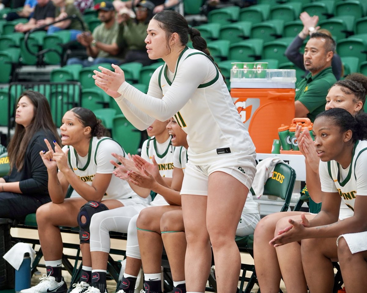cppbroncos's tweet image. Nationally-ranked win!

No. 19 @cppwbb defeated No. 17 Central Washington 70-67 on Saturday afternoon, improving to 7-1 on the season. Jeanette Fine led the scoring with 16 points, while Brielle Minor added 15 and Hunter Hudson had 13.

#WeAreCPP