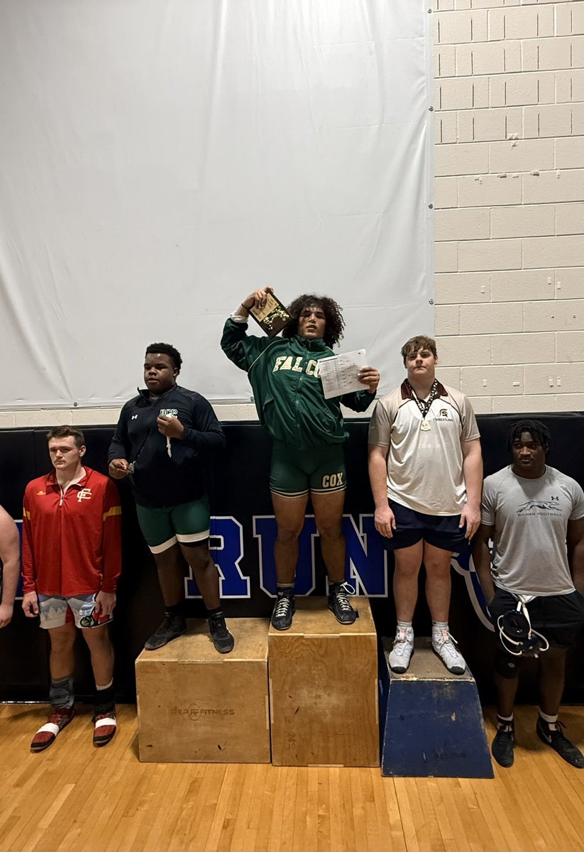 NoahMLawrence's tweet photo. Came in as the 24 seed and battled my way to 5th. Blessed to be able to compete as a captain in wrestling https://t.co/vtjY5WLPiN