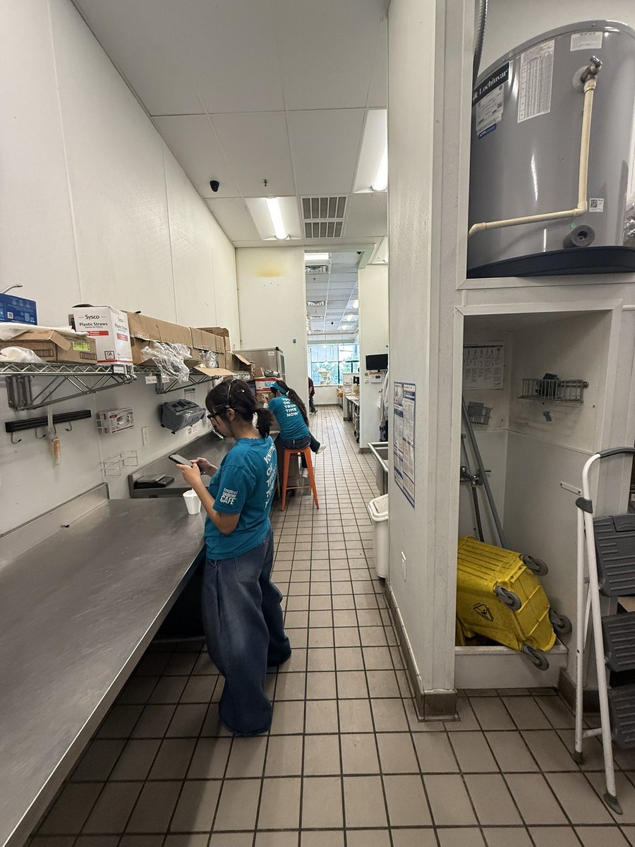 Nobody believed me when I said I used to work at tropical smoothie 🫩