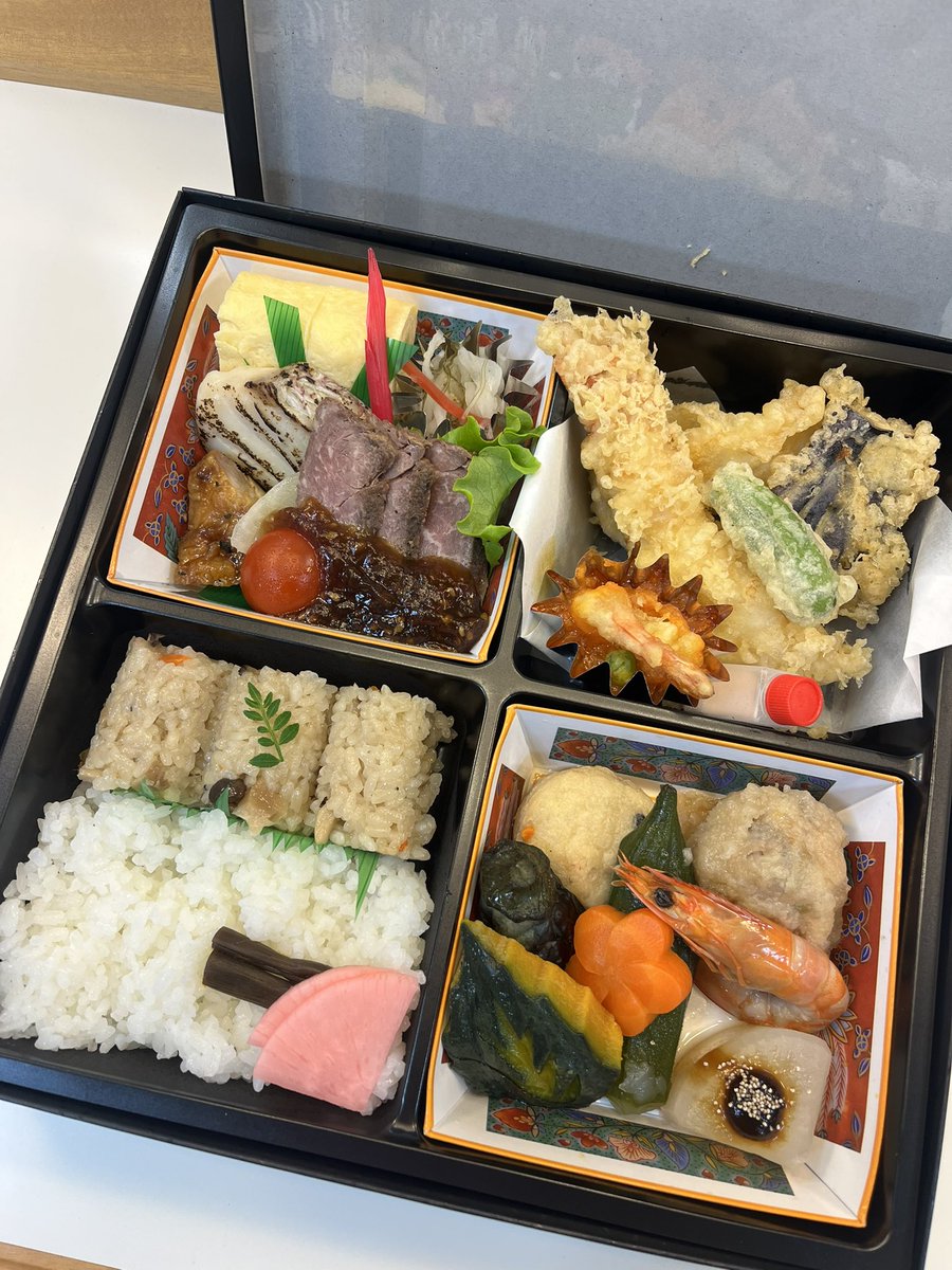 醉いどれ天使🪽

昨日は座長よりお弁当を頂きました♡
ありがとうございました🦐

今日はいよいよ大千秋楽！
悔いの残らないよう
いつも通りに。丁寧に。
最後の舞台を踏み締めてきます！

#醉いどれ天使