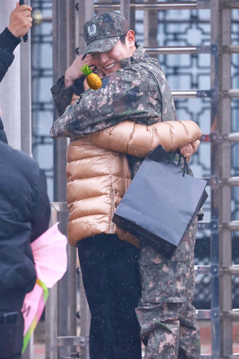 tttyongie's tweet image. one day                      or                 day one