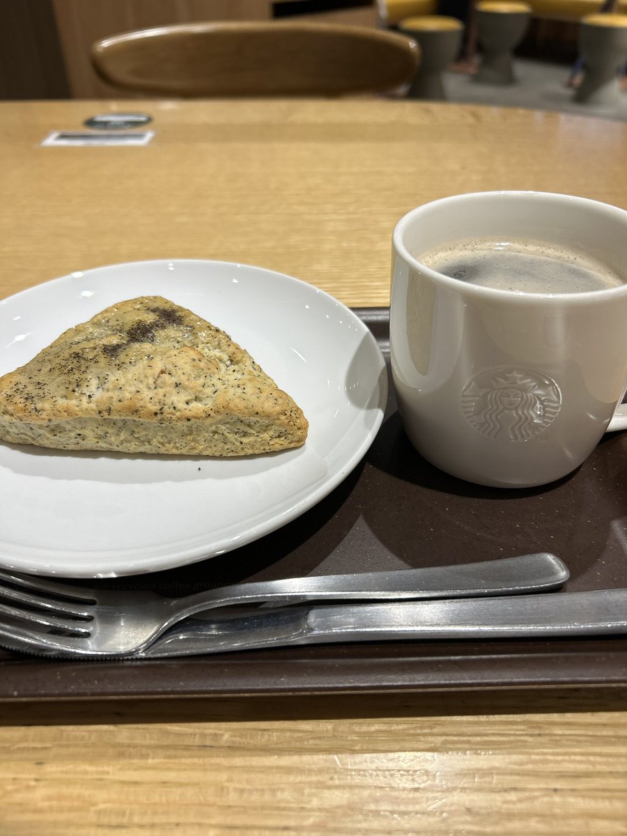 Mii1226546's tweet photo. 雨のおかげで朝からゆっくりスタバ時間☕️
今日で最後の学びなんて！
驚くほど充実＆スキルアップな3ヶ月でした☺️

#コーチング https://t.co/oCnWOGz7bv