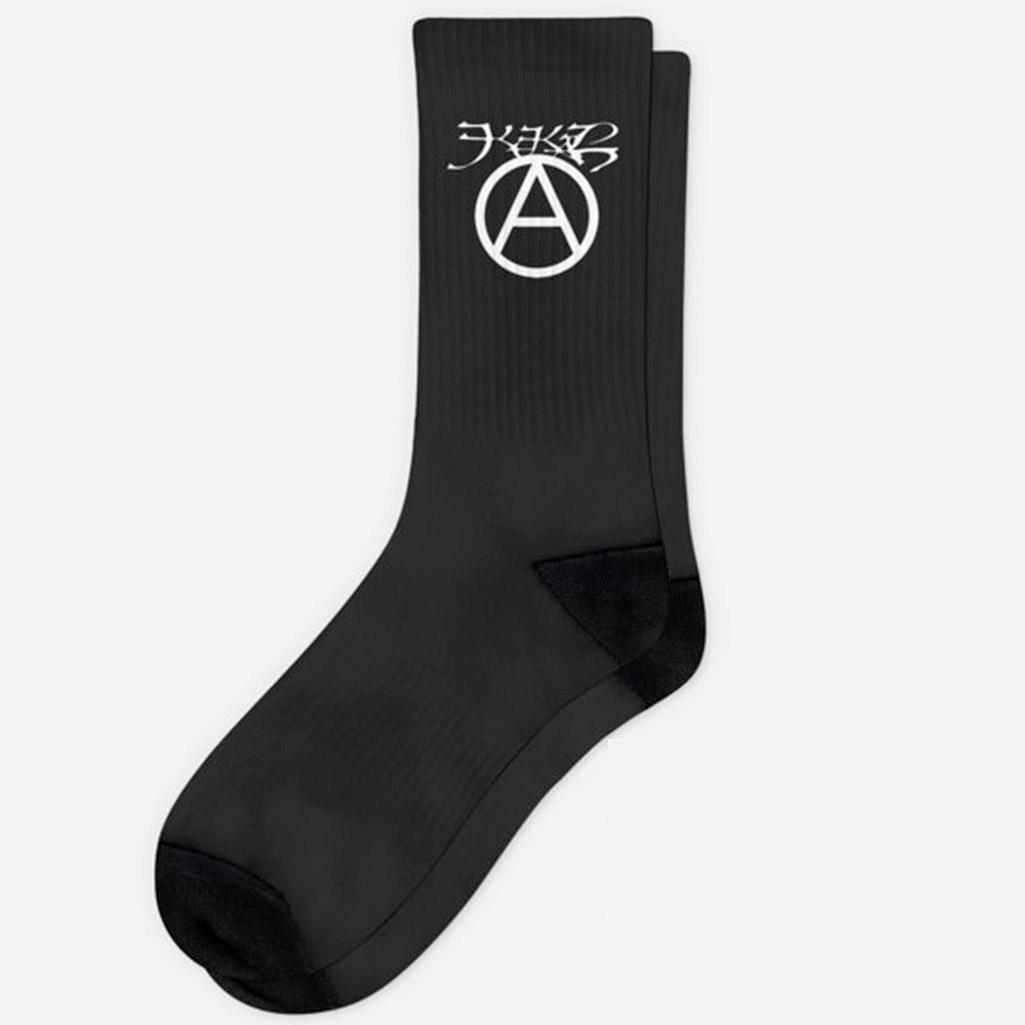 Feeling a cold feet?? No worries!
Get Kekal socks, get warm and be ready to stomp the rulers! 
teepublic.com/socks/83451743…