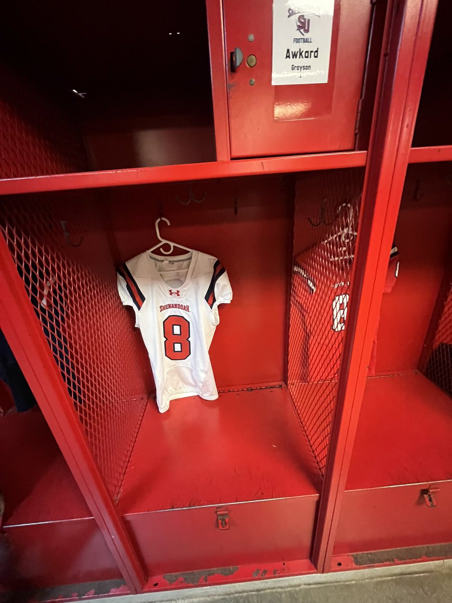 Grayson Awkard tweet media