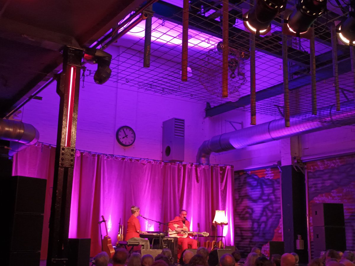 kristallnaach's tweet photo. 😍Was für ein genialer Abend, ca.150 Leute..wie ein #Wohnzimmerkonzert!
Und immer wieder *klare Kante* 👍
#Stoppok #Solo ♥ #TessWiley
#Pressenwerk #BadSalzungen #BaSa https://t.co/IKMzdk1pfG